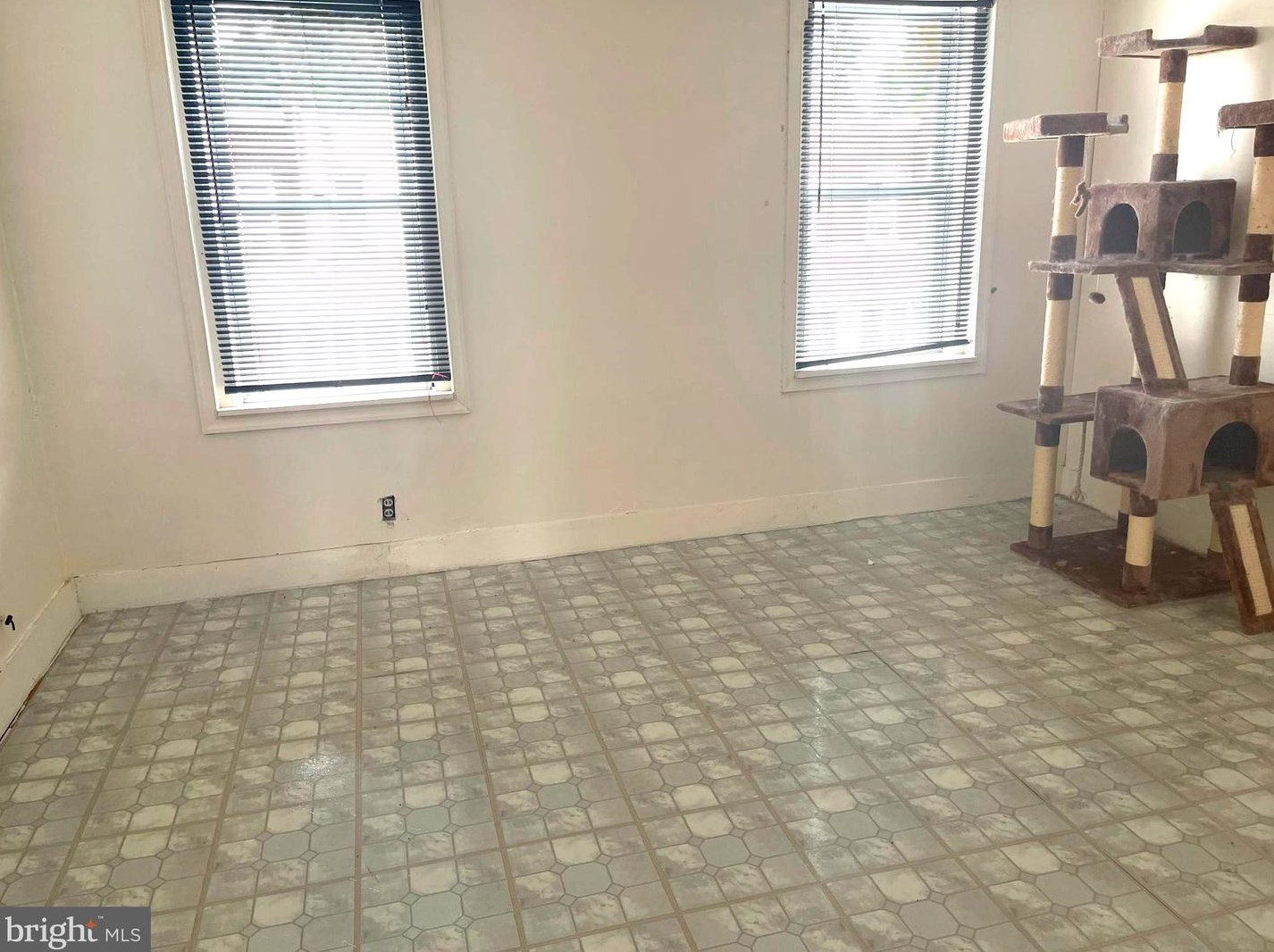 347 Taylor Ter, Chester PA 19013-4236 exterior