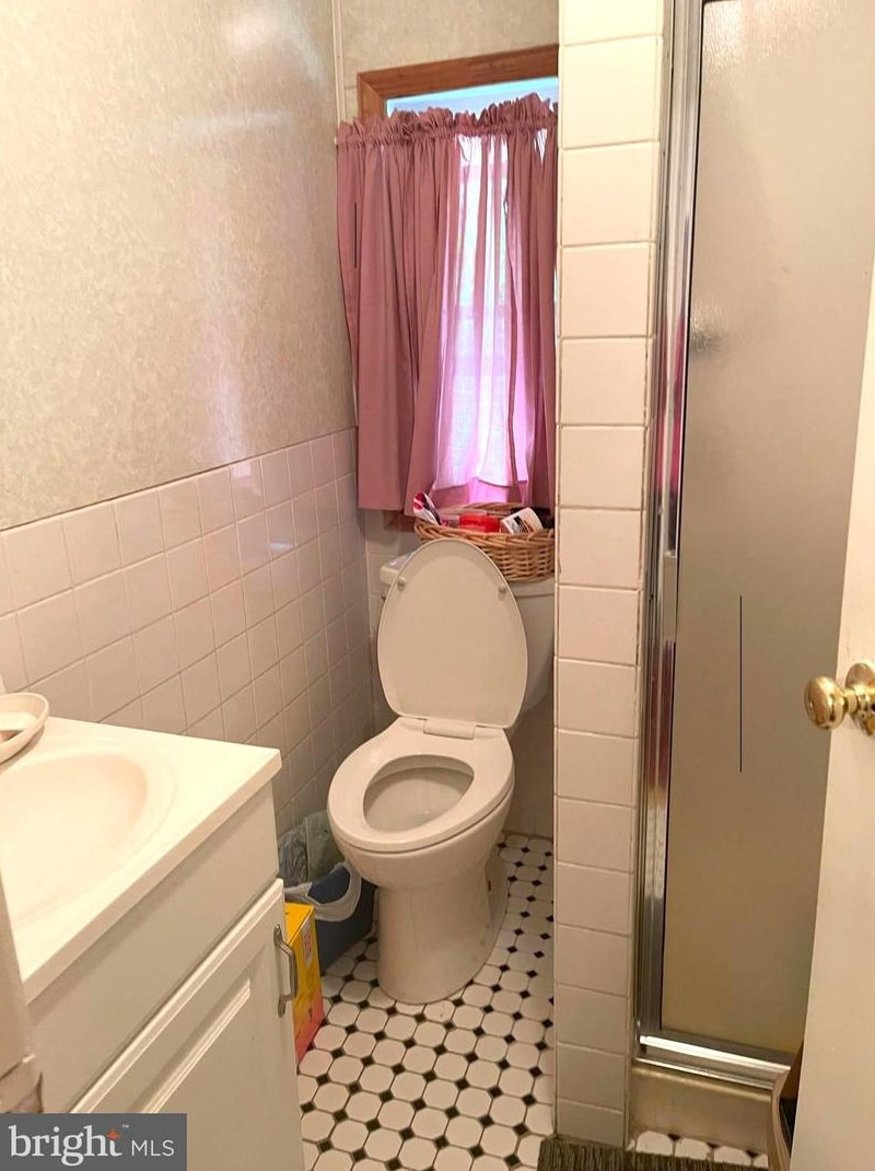 347 Taylor Ter, Chester PA 19013-4236 exterior