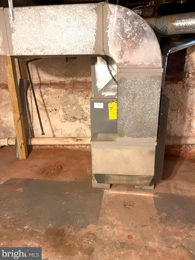 347 Taylor Ter, Chester PA 19013-4236 exterior