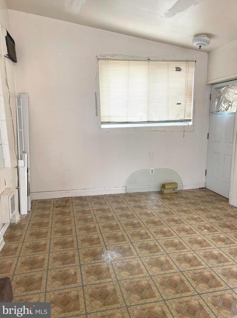 347 Taylor Ter, Chester PA 19013-4236 exterior