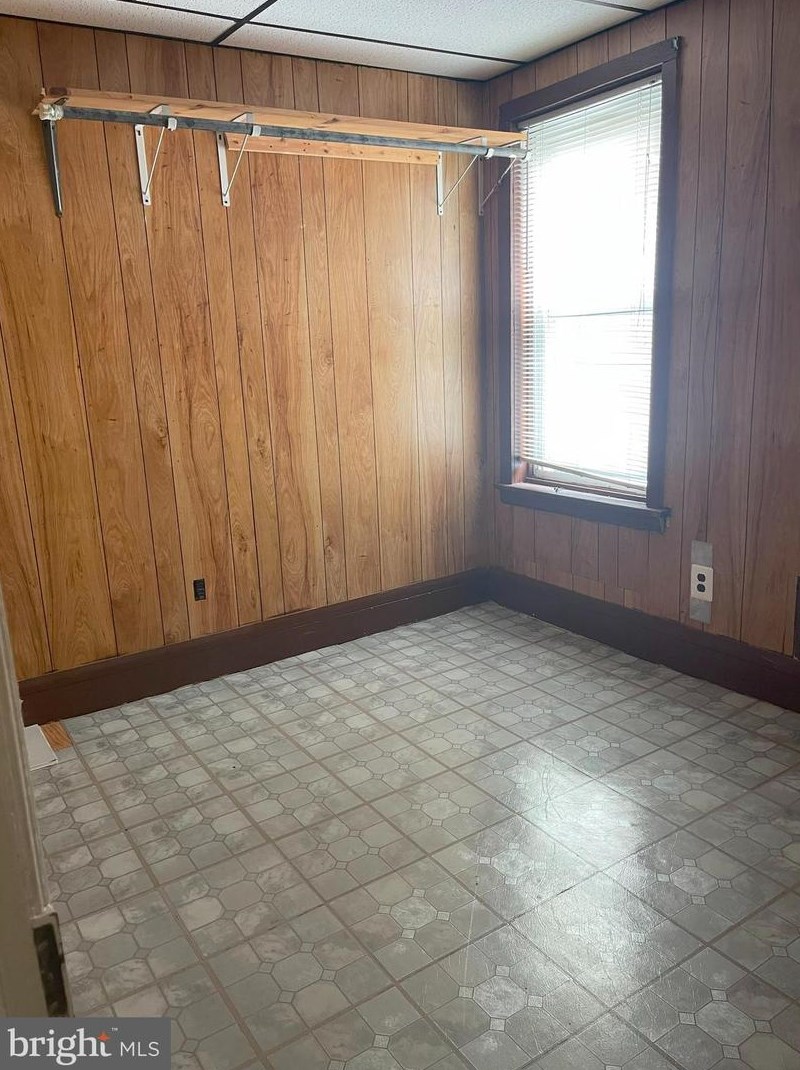 347 Taylor Ter, Chester PA 19013-4236 exterior