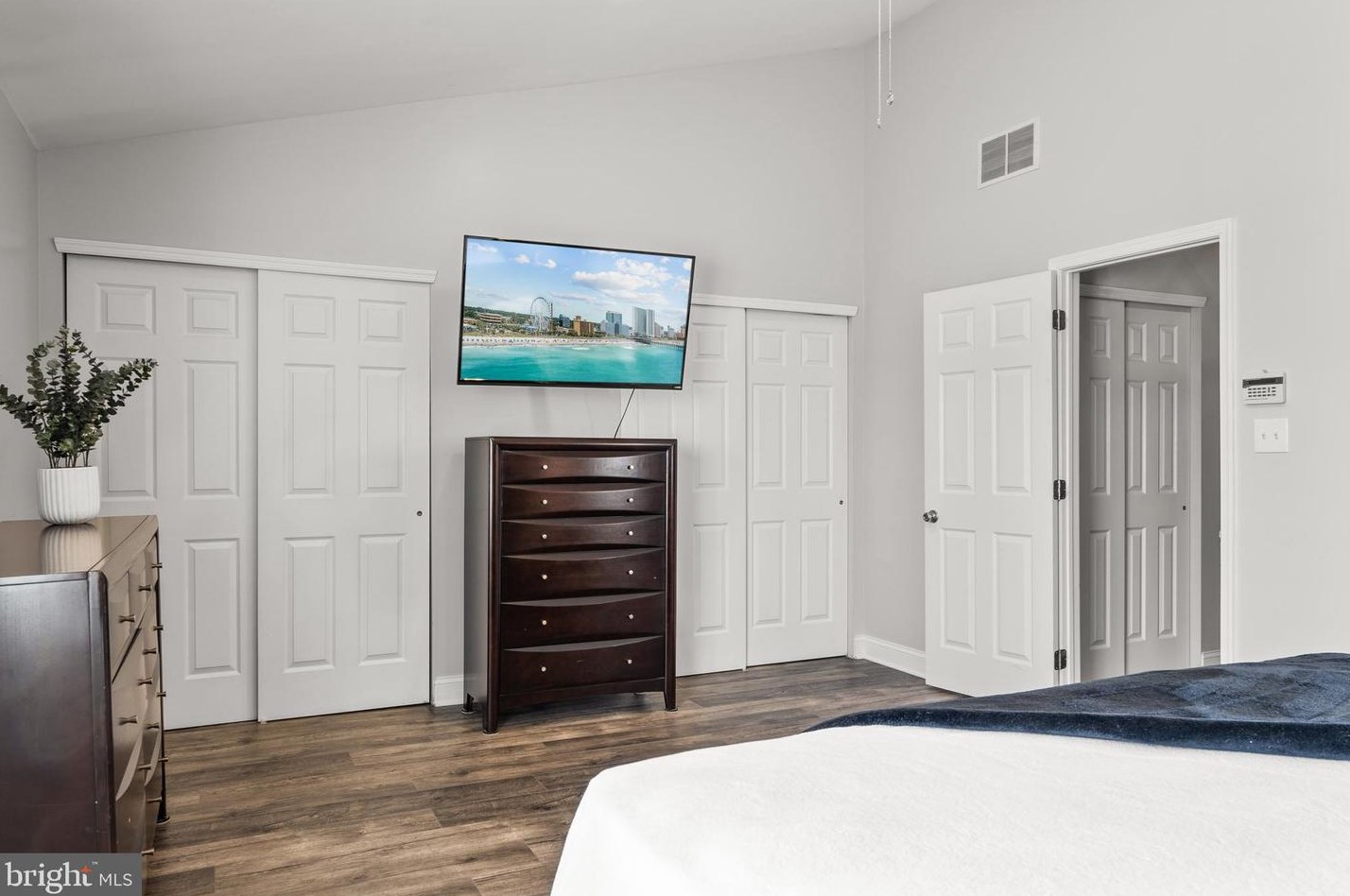 54 Steeplechase Cir, Chester PA 19014-1463 exterior