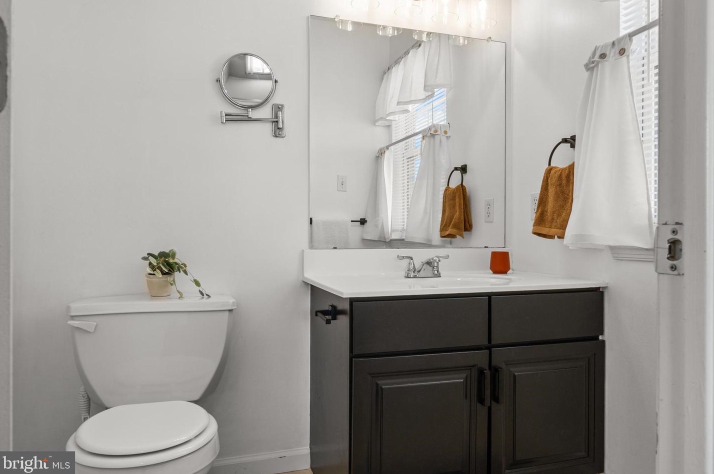 54 Steeplechase Cir, Chester PA 19014-1463 exterior