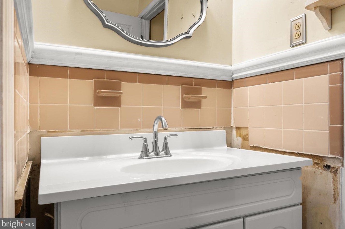 2330 Weir Rd, Chester PA 19014-1641 exterior