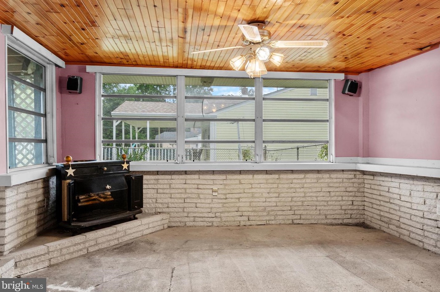 2330 Weir Rd, Chester PA 19014-1641 exterior