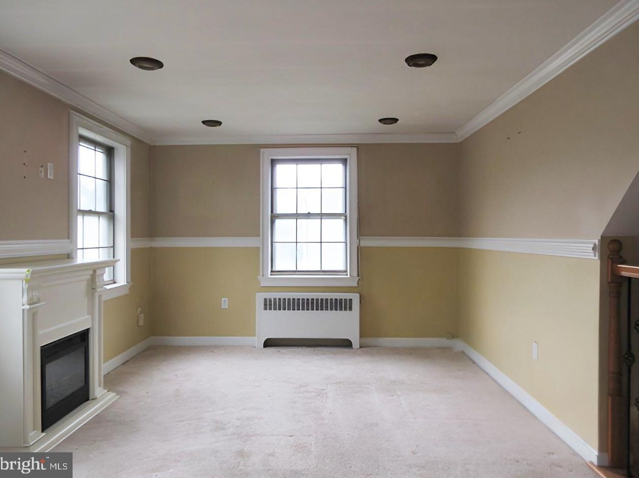 213 Elkinton Ave, Chester PA 19013-5027 exterior