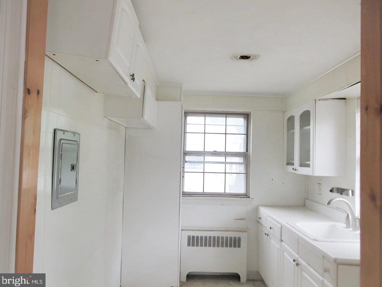 213 Elkinton Ave, Chester PA 19013-5027 exterior