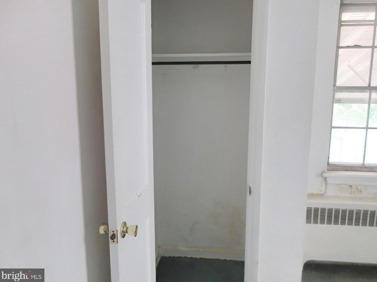 213 Elkinton Ave, Chester PA 19013-5027 exterior