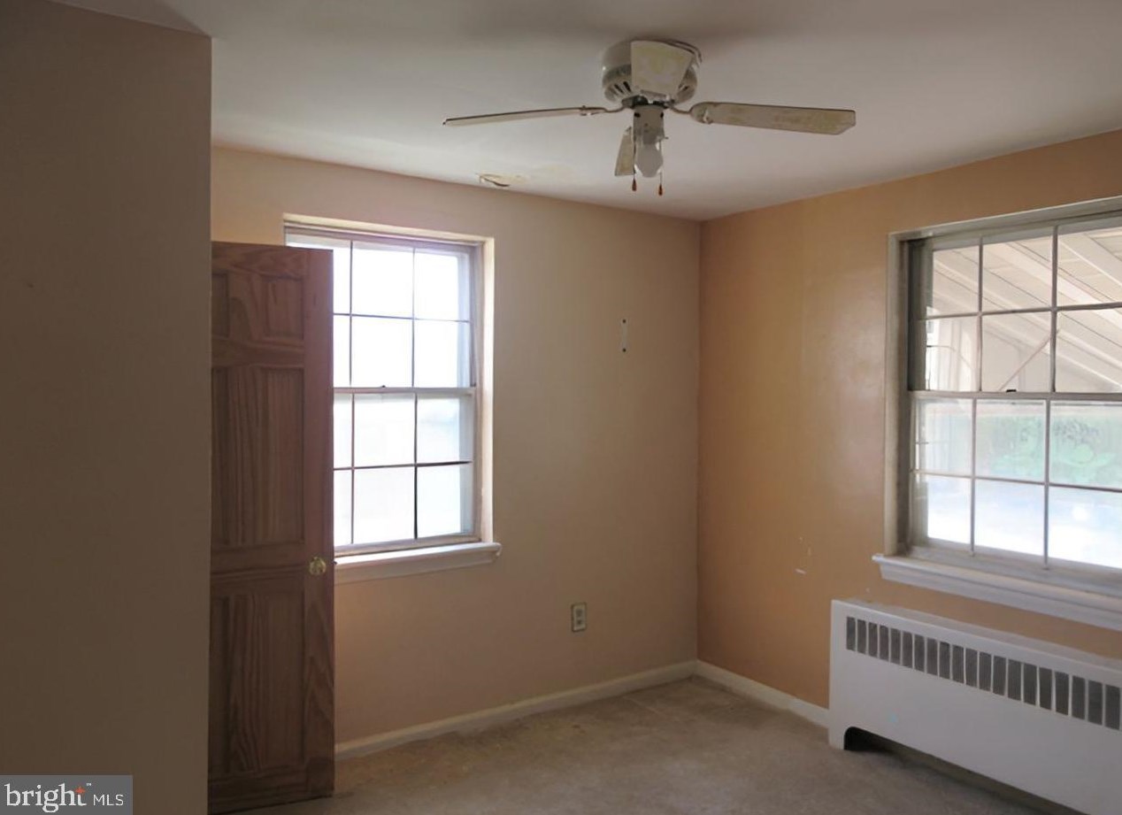 213 Elkinton Ave, Chester PA 19013-5027 exterior