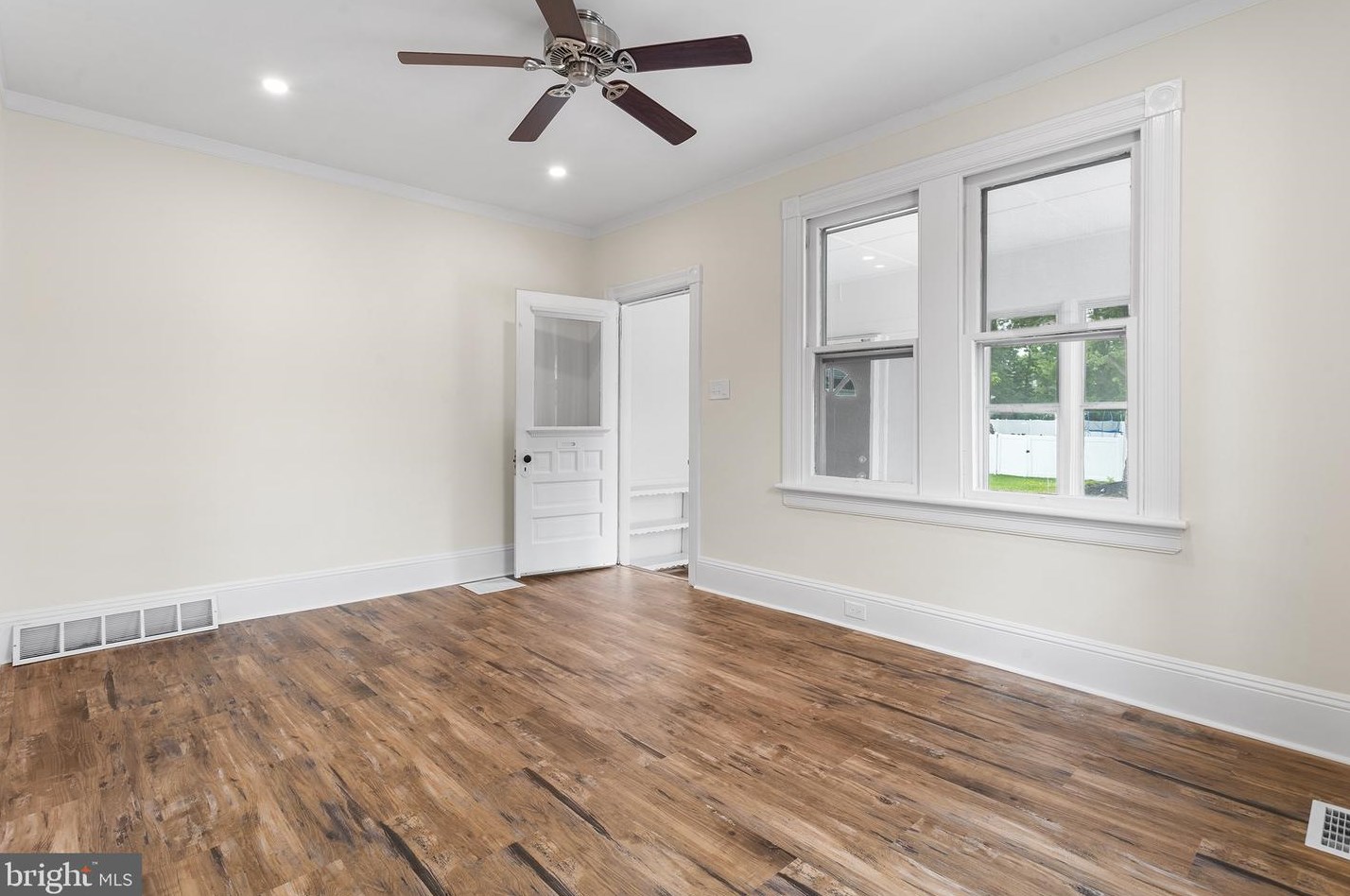 812 St, Darby PA 19023-3925 exterior