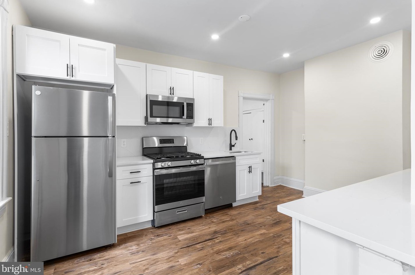 812 St, Darby PA 19023-3925 exterior