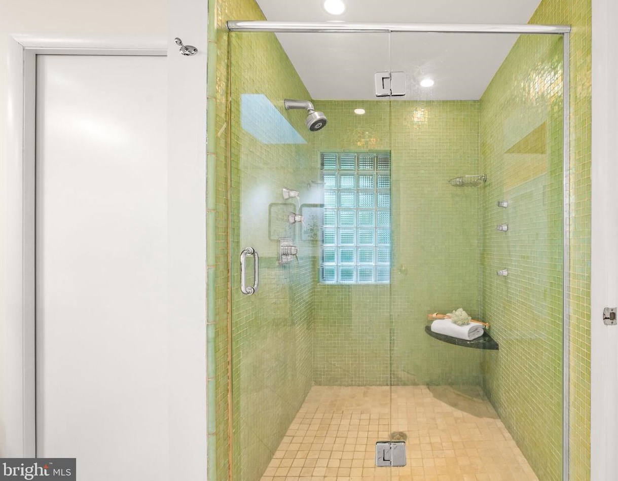 337 Plush Mill Rd, Media PA 19086-6017 exterior