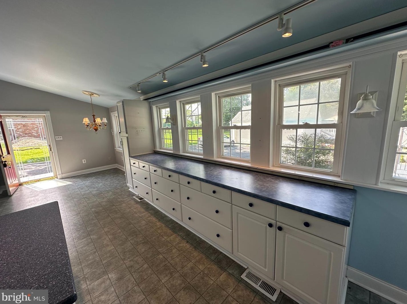 108 Knowlton Rd, Media PA  19063-0049 exterior