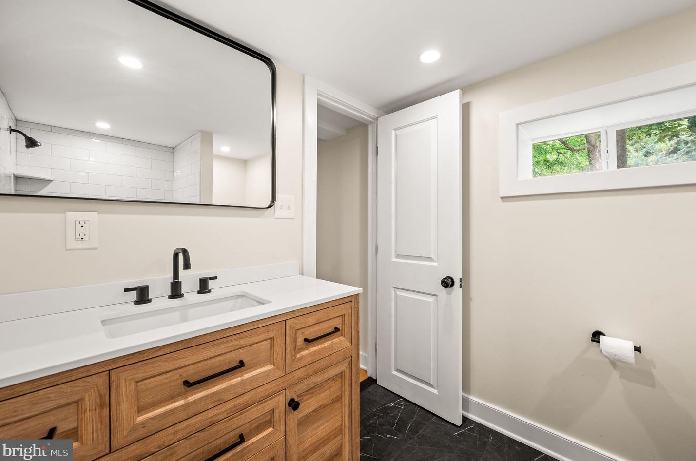 529 Old Middletown Rd, Media PA 19063-4429 exterior