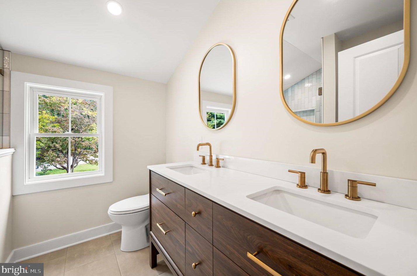 529 Old Middletown Rd, Media PA 19063-4429 exterior