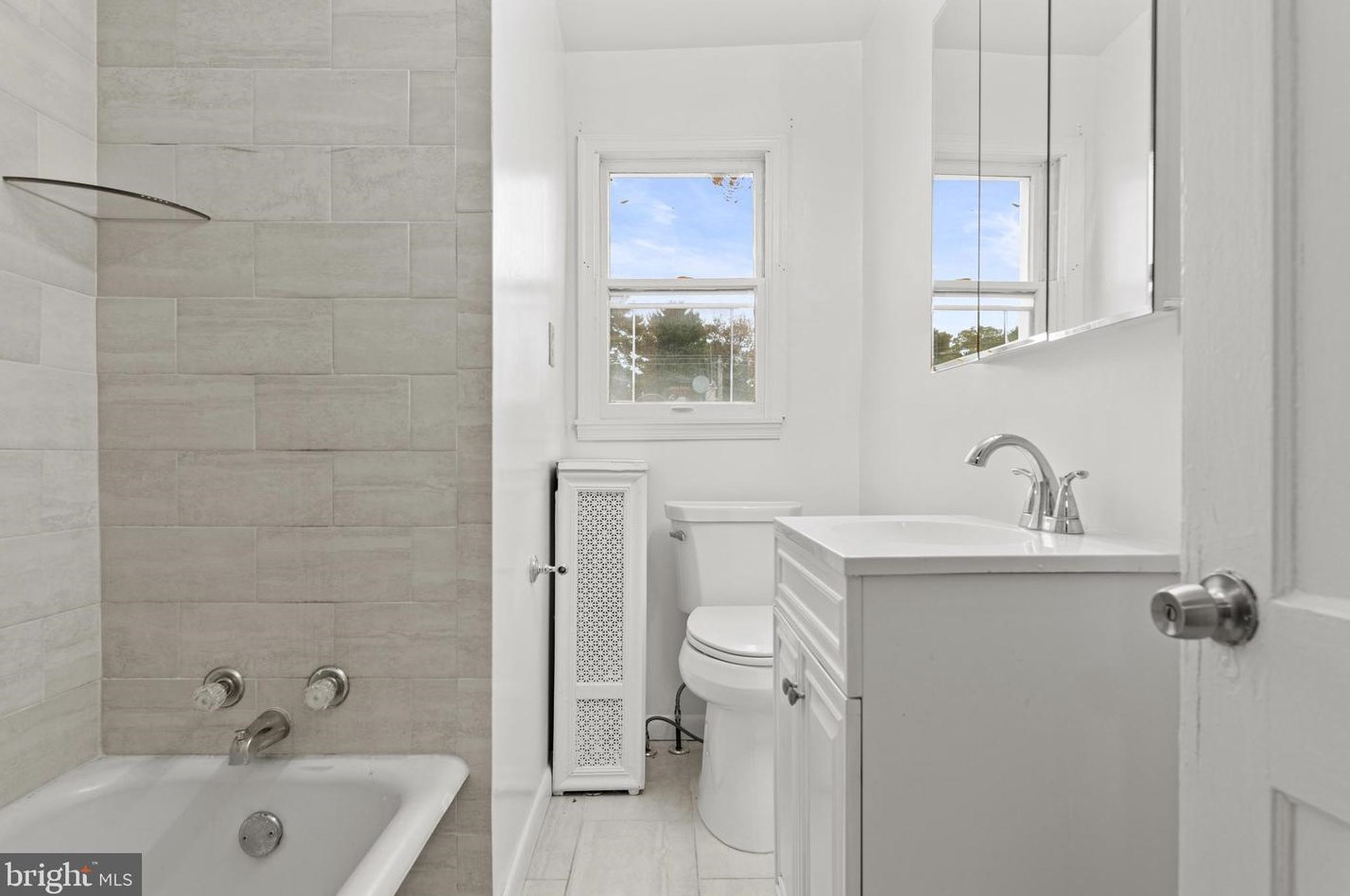 221 Barrington Rd, Upper Darby PA  19082-4217 exterior