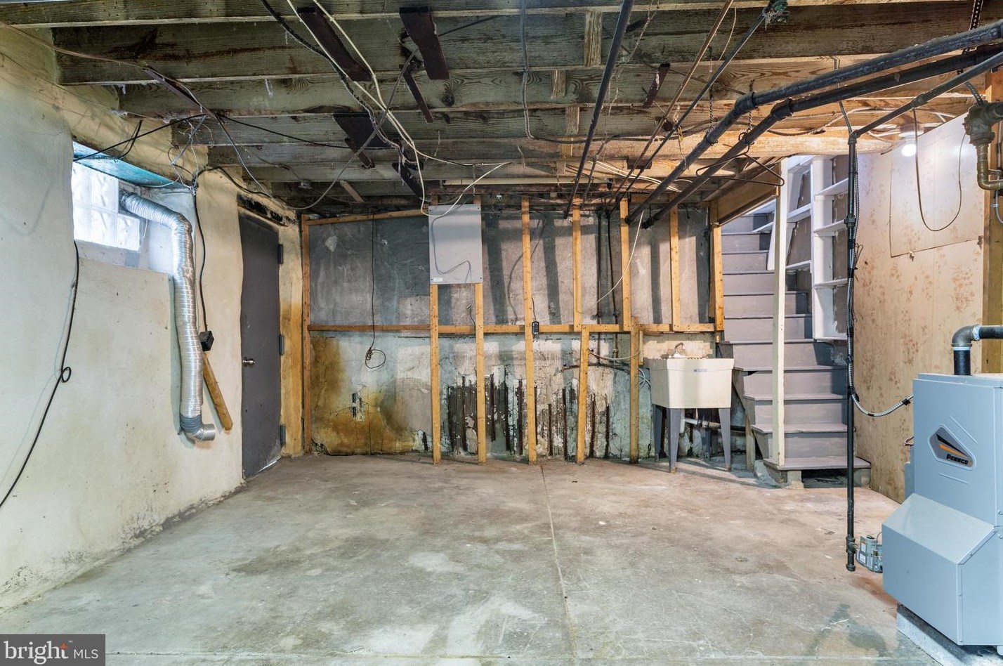 221 Barrington Rd, Upper Darby PA  19082-4217 exterior