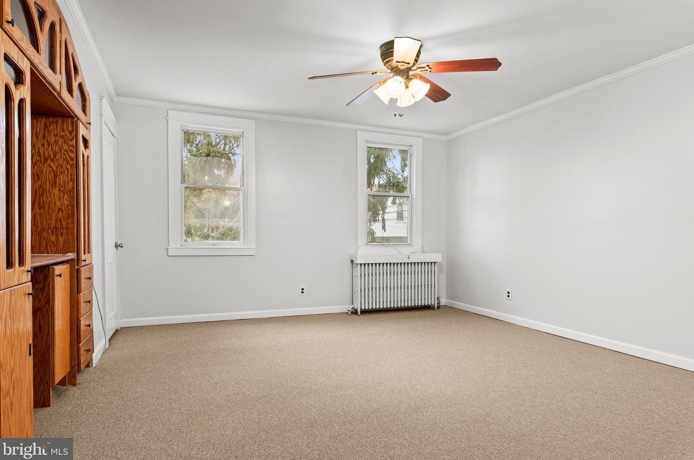 221 Barrington Rd, Upper Darby PA  19082-4217 exterior