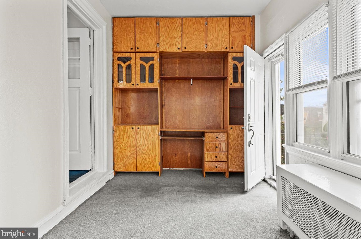 221 Barrington Rd, Upper Darby PA  19082-4217 exterior