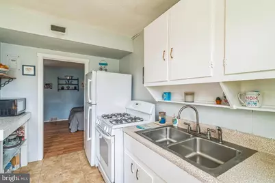 464 S Andrews Avenue, Glenolden, PA 19036 - Photo 15