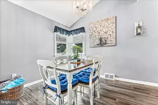 516 Edgewood Ave, Folsom, PA 19033 - Photo 5