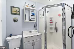 516 Edgewood Ave, Folsom, PA 19033 - Photo 15