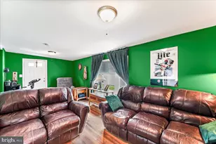 516 Edgewood Ave, Folsom, PA 19033 - Photo 17