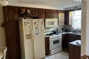 2404 Stoneybrook Ln, Drexel Hill, PA 19026 - Photo 9