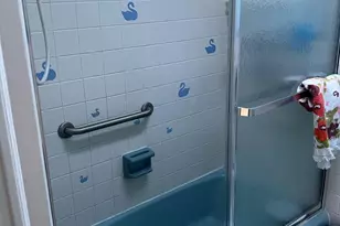 2404 Stoneybrook Ln, Drexel Hill, PA 19026 - Photo 15