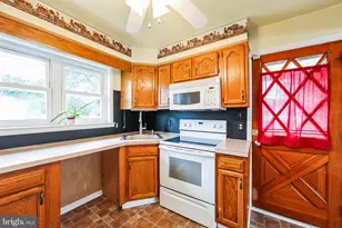 200 E Roland Rd, Brookhaven, PA 19015 - Photo 13