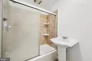 952 Grant Rd, Folcroft, PA 19032 - Photo 13