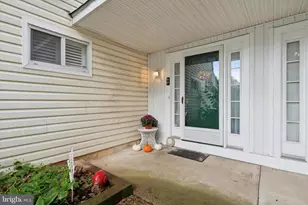 90 Bayberry Ct, Glen Mills, PA 19342 - Photo 3