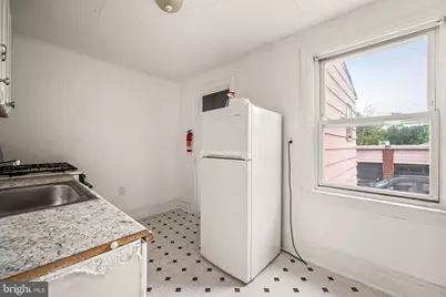 816 Upland Avenue, Chester, PA 19013 - Photo 9