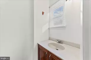 183 Bishop Dr, Aston, PA 19014 - Photo 3