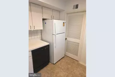 109 Village Chatham #109, Ardmore, PA 19003 - Photo 5