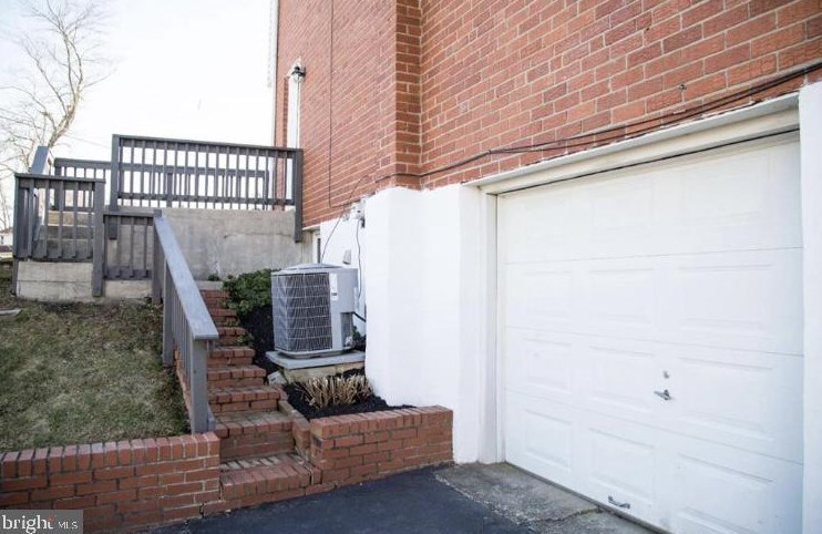 801 Lincoln Dr, Chester PA 19015-1020 exterior