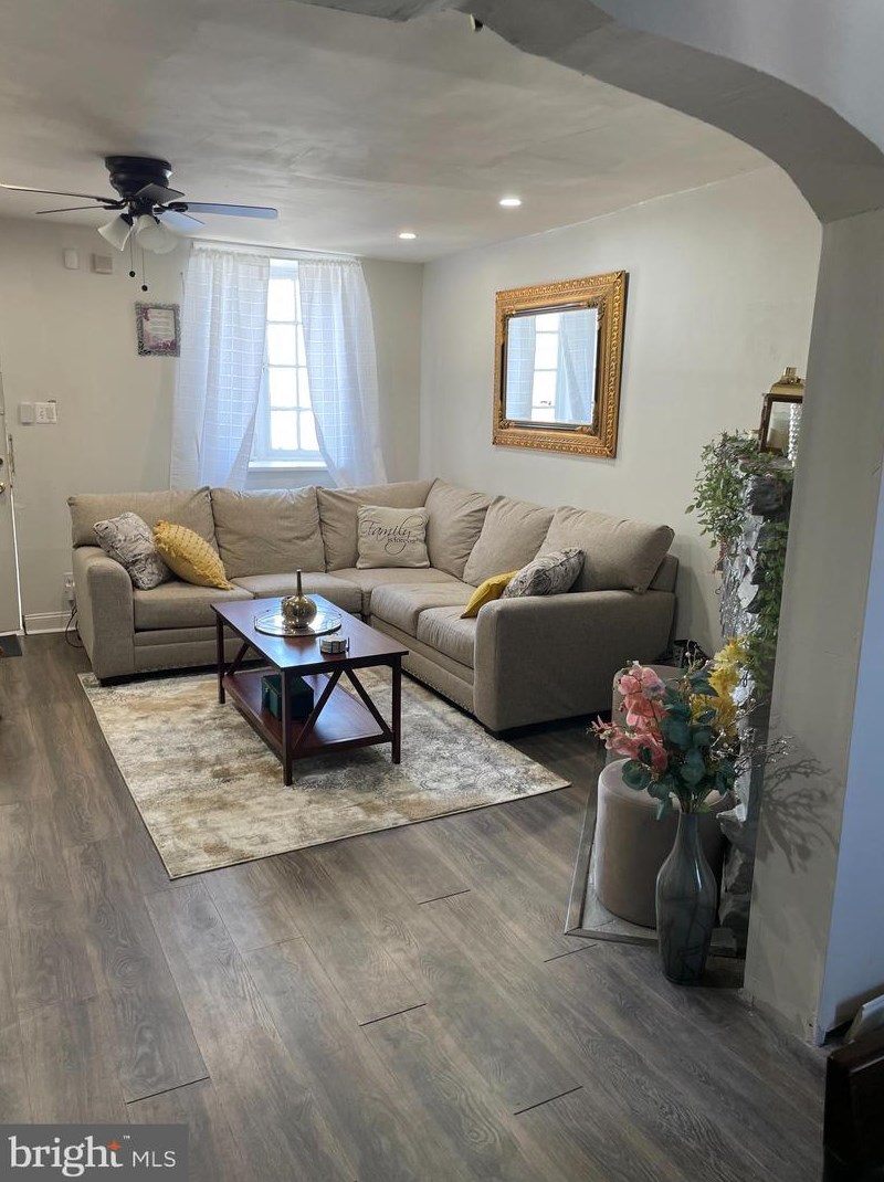 129 Springton Rd, Upper Darby PA  19082-4808 exterior