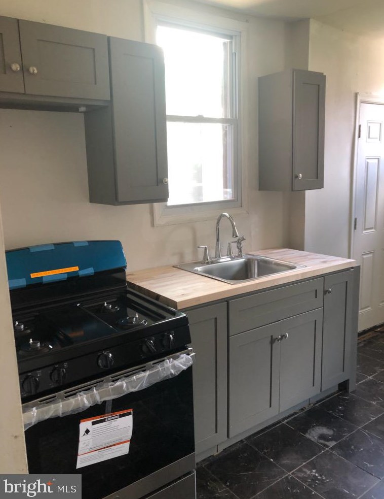 129 Springton Rd, Upper Darby PA  19082-4808 exterior