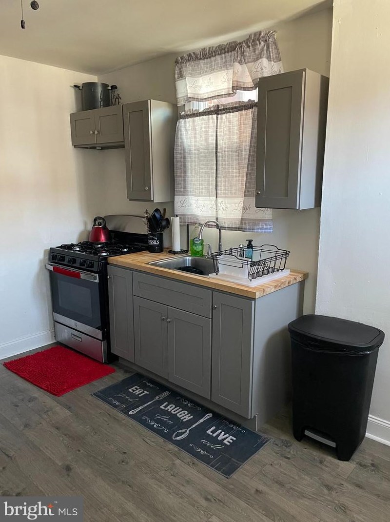 129 Springton Rd, Upper Darby PA  19082-4808 exterior