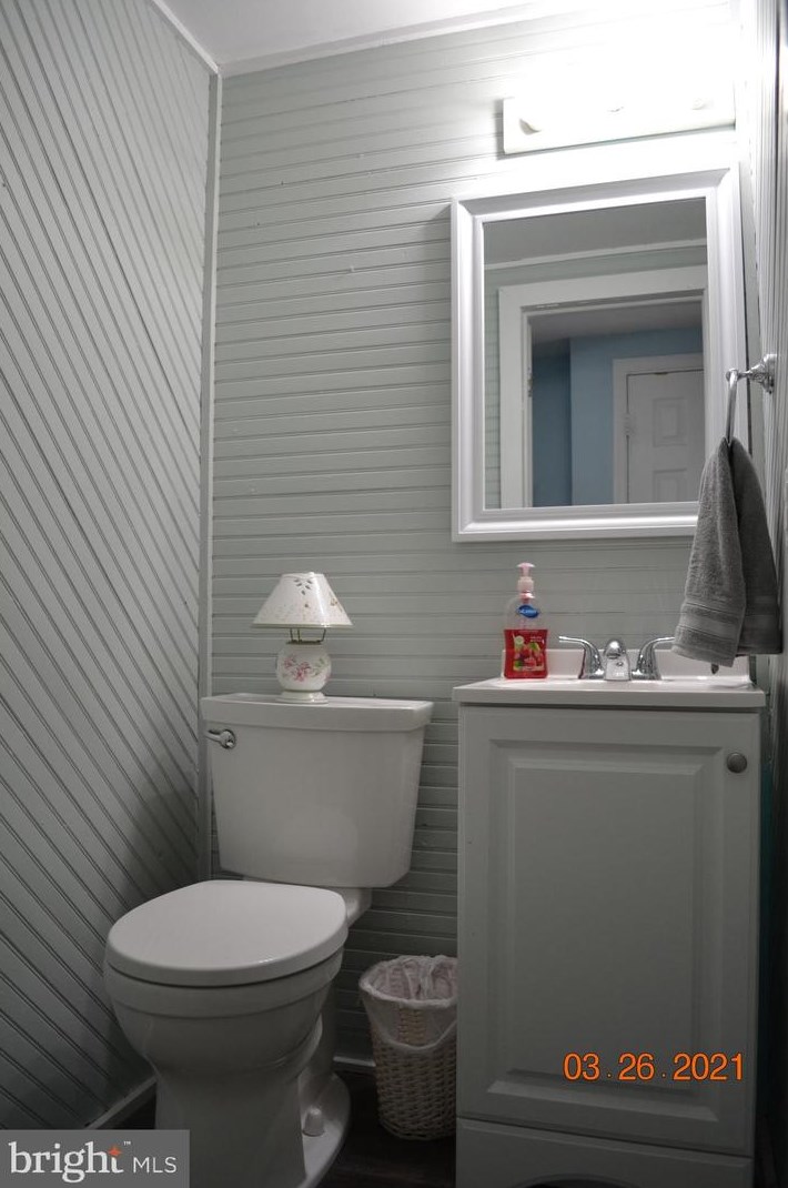 47 Colonial Cir, Chester PA  19014-1759 exterior