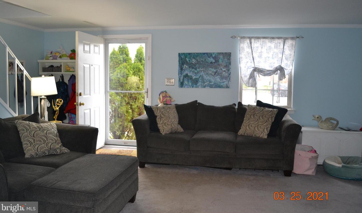 47 Colonial Cir, Chester PA  19014-1759 exterior