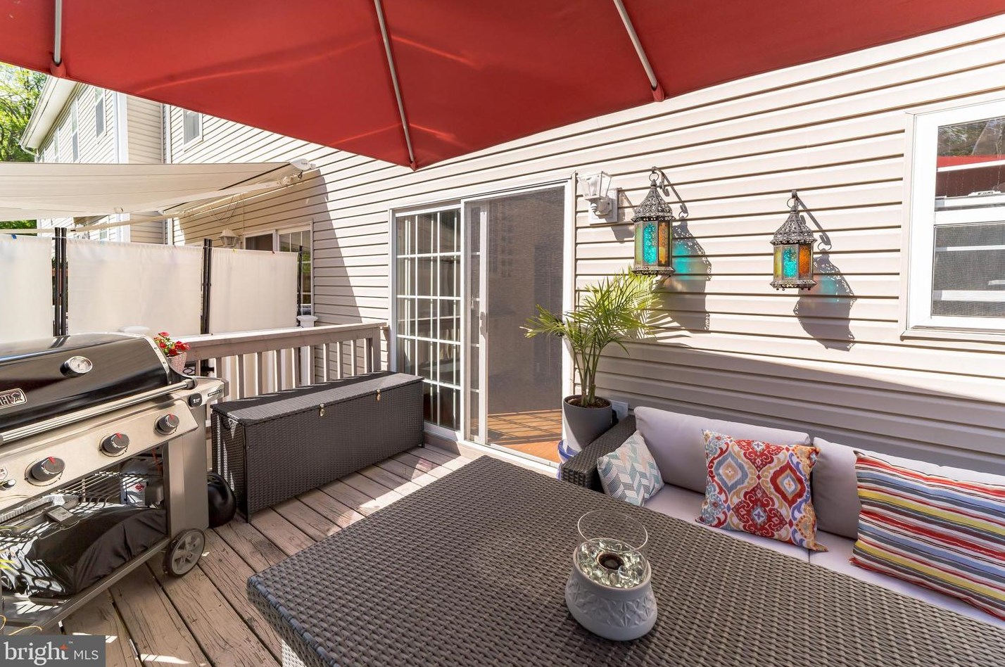 49 Hoag Ln, Chester PA  19014-3702 exterior