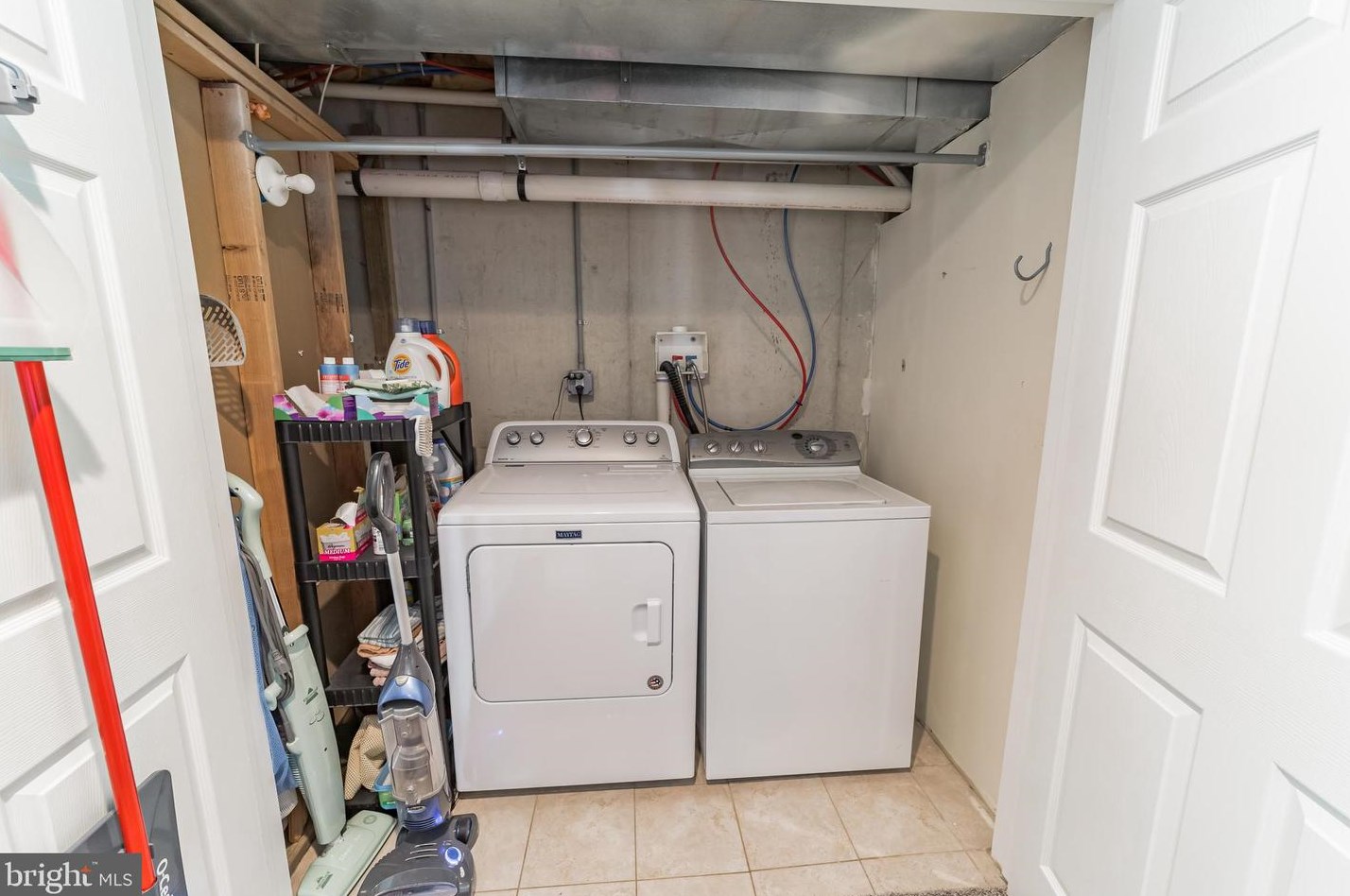 49 Hoag Ln, Chester PA  19014-3702 exterior