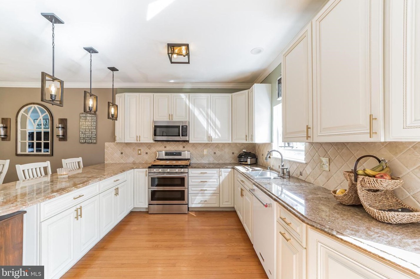 49 Hoag Ln, Chester PA  19014-3702 exterior