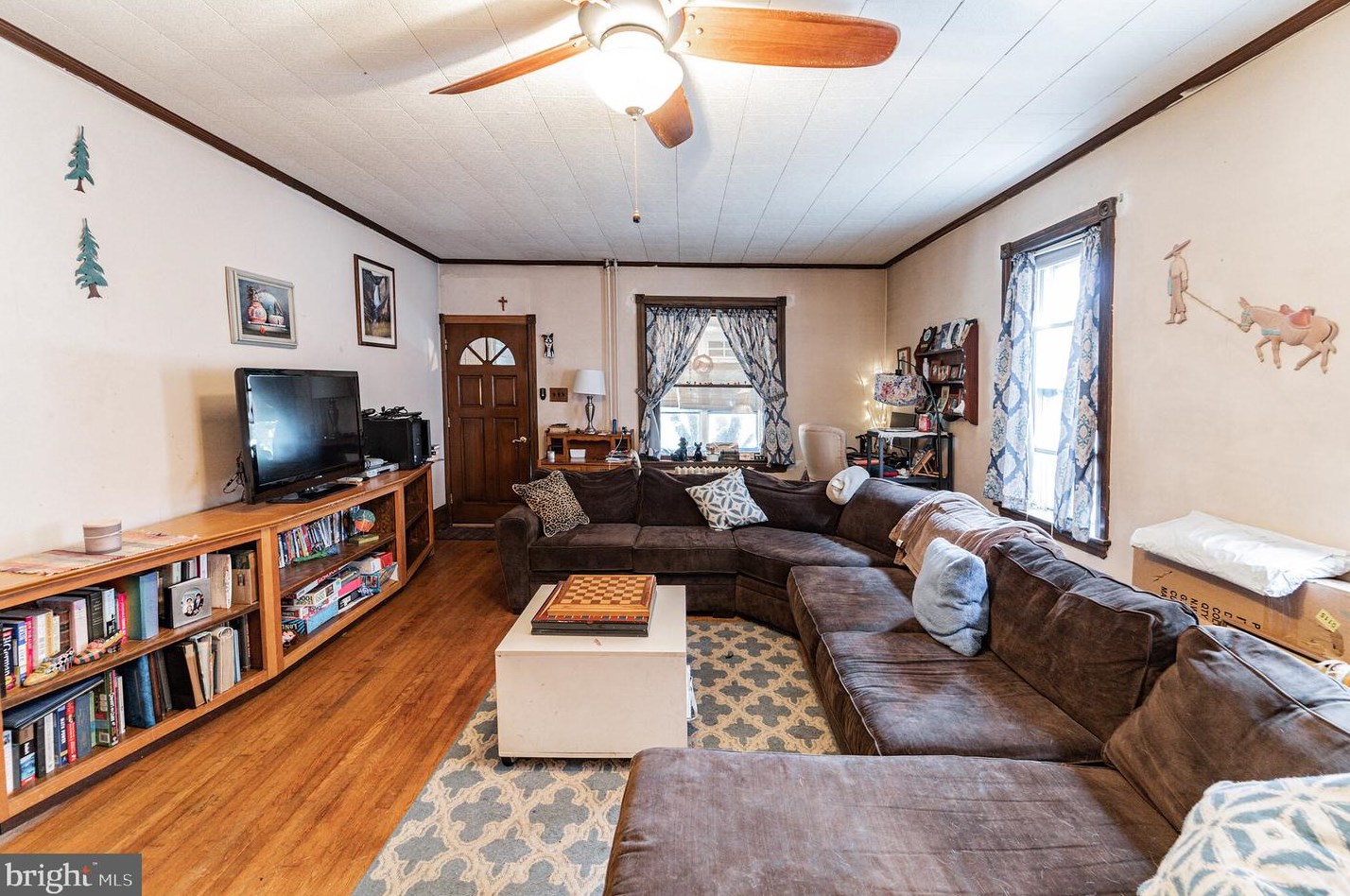 916 Saville Ave, Chester PA  19022-1403 exterior