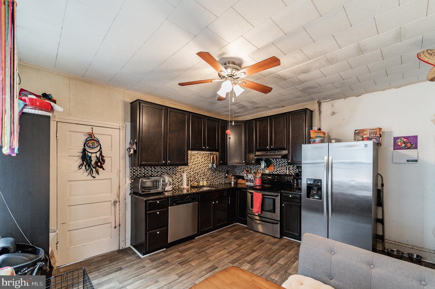 916 Saville Ave, Chester PA  19022-1403 exterior