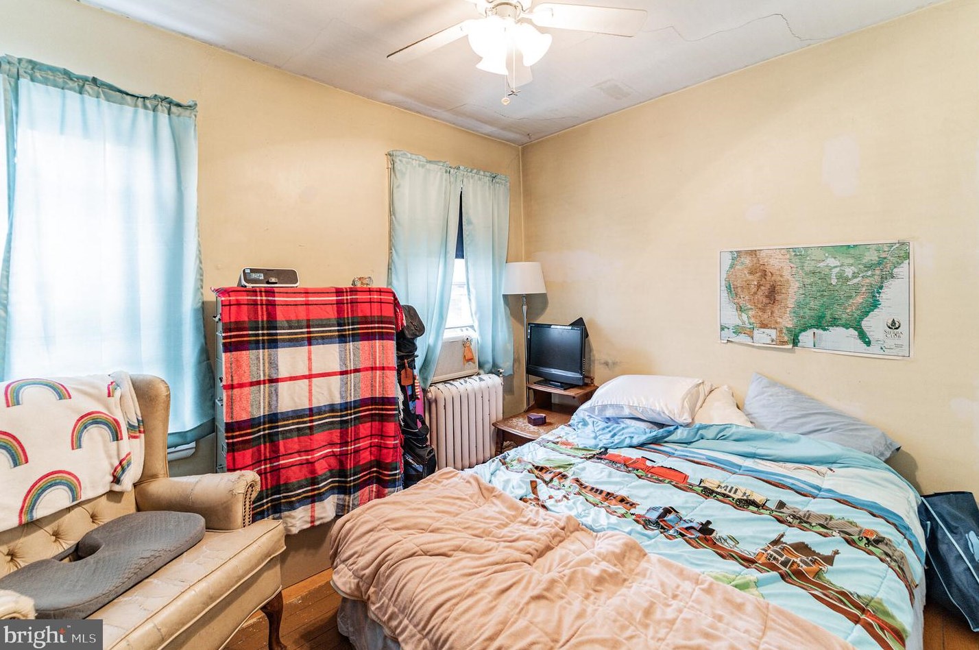 916 Saville Ave, Chester PA  19022-1403 exterior