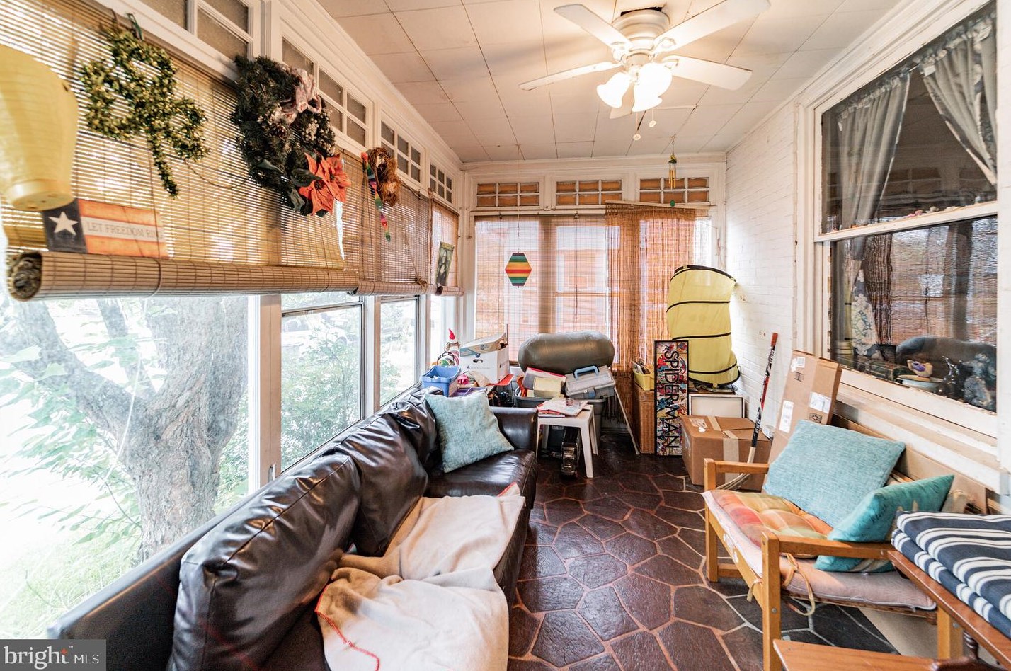 916 Saville Ave, Chester PA  19022-1403 exterior