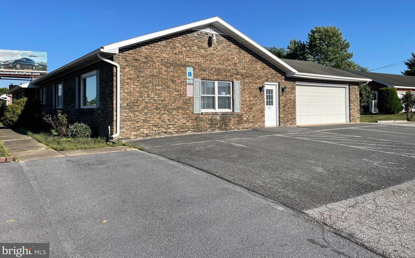 4124 Lincoln Way, Fayetteville PA  17222-1125 exterior