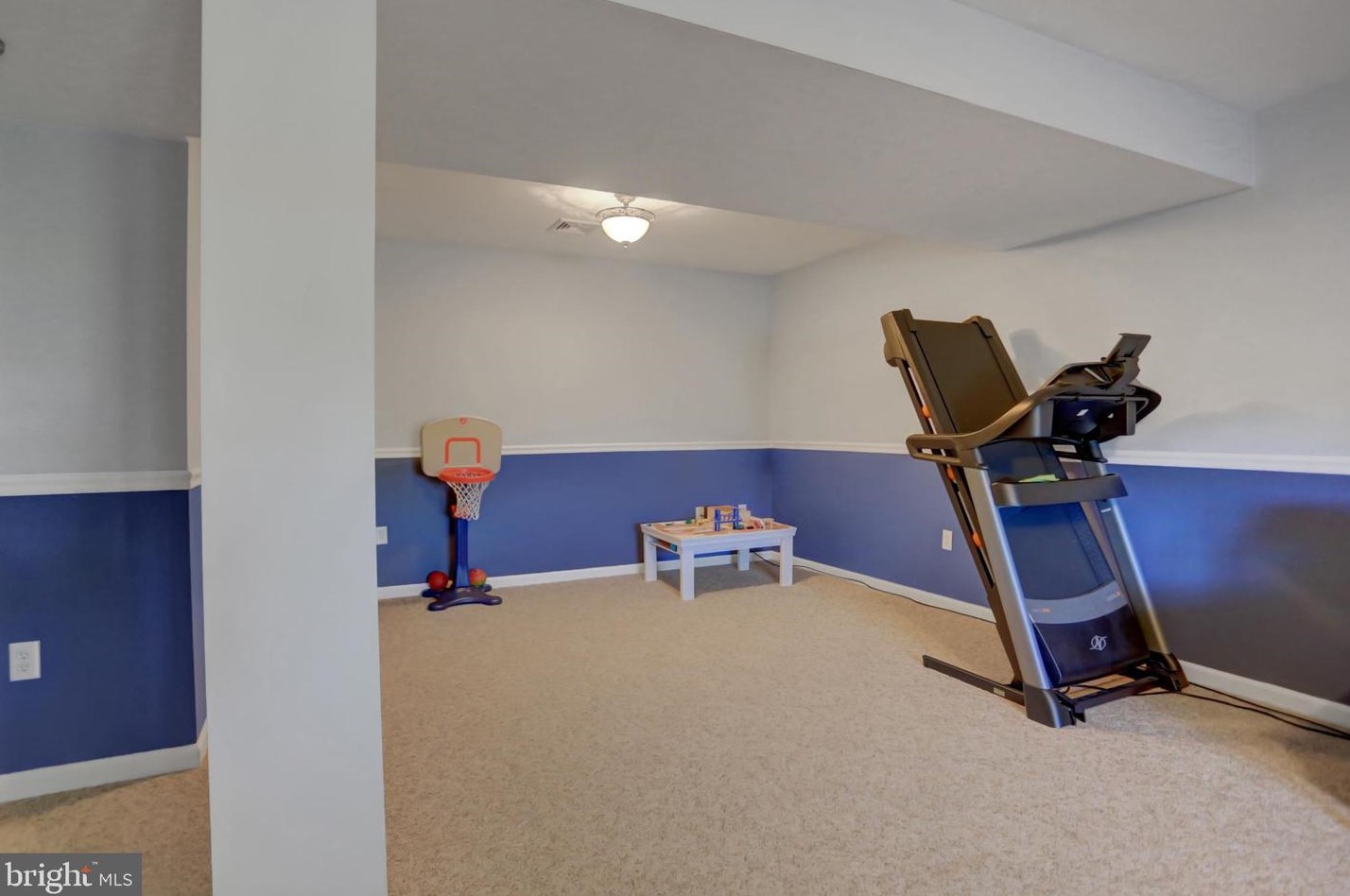 12 Feaster Rd, Chambersburg PA 17202-9262 exterior